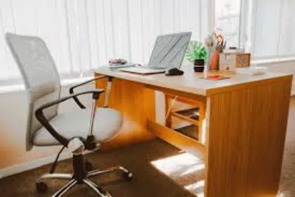 The Rich Beauty of Cocobolo: Desks That Combine Function and Elegance