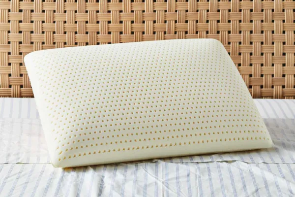 The Surprising Benefits of Using a Quality Pillow Cover